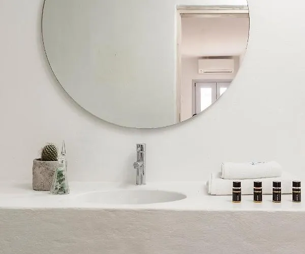 Elegant Seaside Villa, Great Views, Infinity Pool, Lia, Mykonos 别墅