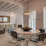 Elegant Seaside Villa, Great Views, Infinity Pool, Lia, Mykonos