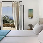Elegant Seaside Villa, Great Views, Infinity Pool, Lia, Mykonos וילה