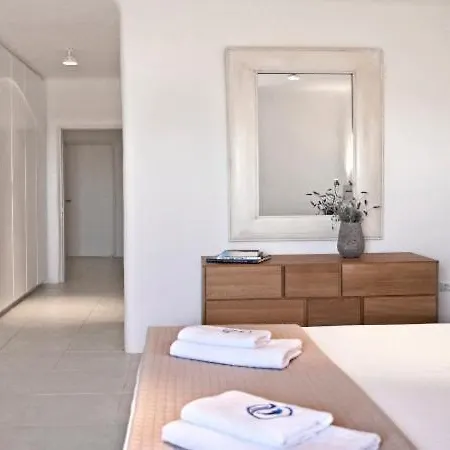 Willa Elegant Seaside Villa, Great Views, Infinity Pool, Lia, Mykonos *