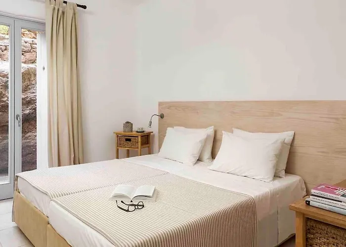 Villa Elegant Seaside Villa, Great Views, Infinity Pool, Lia, Mykonos *