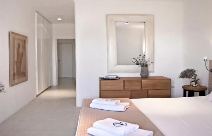 Villa Elegant Seaside Villa, Great Views, Infinity Pool, Lia, Mykonos *